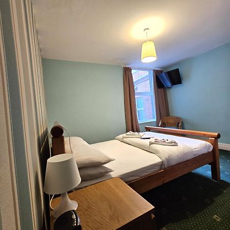Denville Hotel Blackpool Bagian luar foto