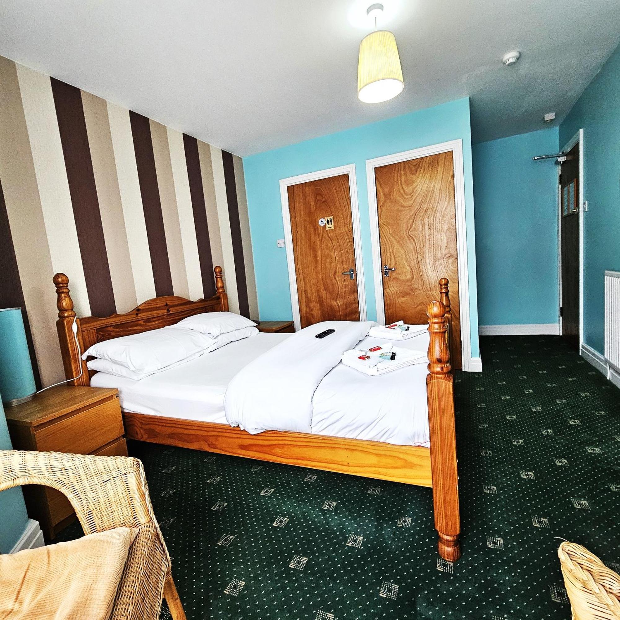 Denville Hotel Blackpool Bagian luar foto